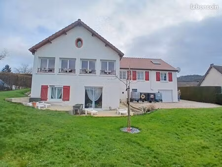 villa 8 pièces 193 m²