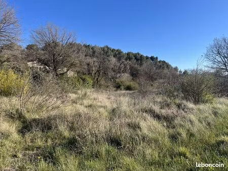 terrain 1690 m² lauris