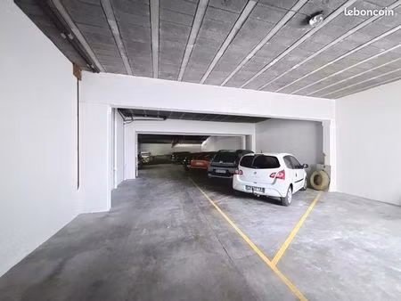 parking couvert pour moto