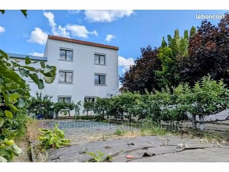 maison 6 pièces 140 m²