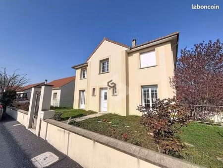 maison 6 pièces 150 m²