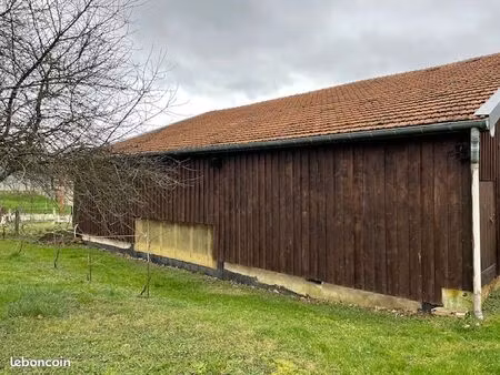 grange avec petit verger