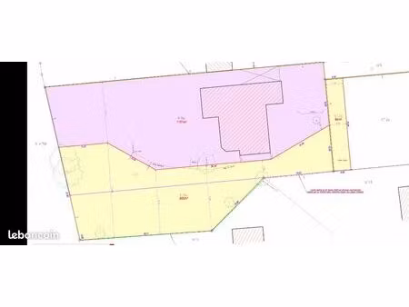 terrain constructible 884m2