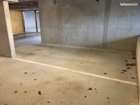 place de parking sécurisée