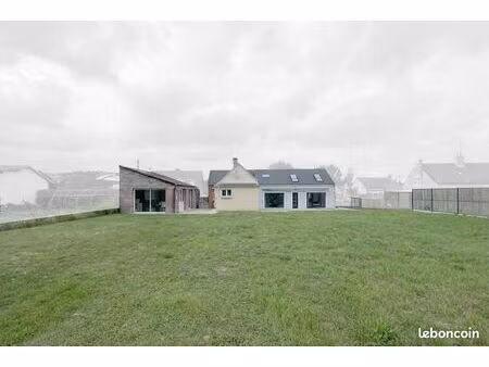 maison 7 pièces 240 m²