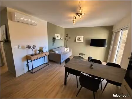 t2 rénové avec terrasse + jardin + piscine – collioure (les hauts de collioure) – 46 m² + 