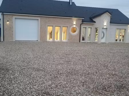 batisse recente 192 carré