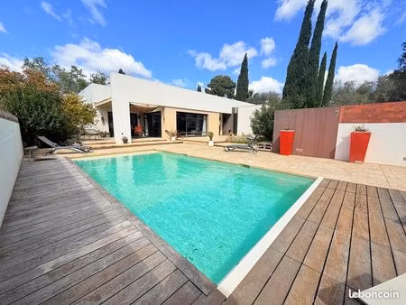 villa 5 pièces 176 m²