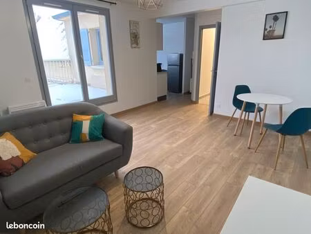 grand f2 refait à neuf avec grande terrasse