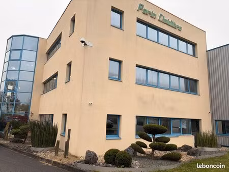 location locaux professionnels / bureaux 128 m² – glisy