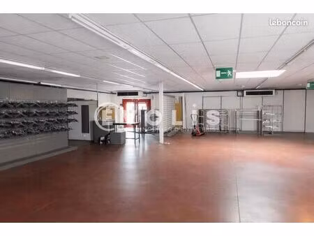 local commercial 1 587 m²