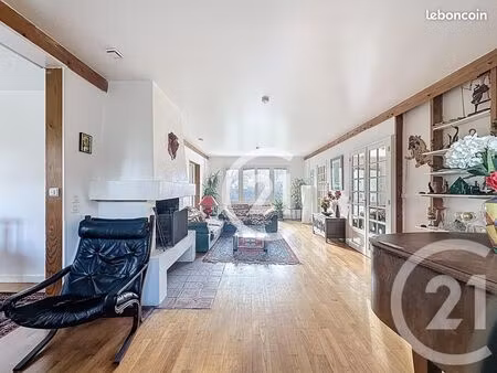 maison 7 pièces 147 m²