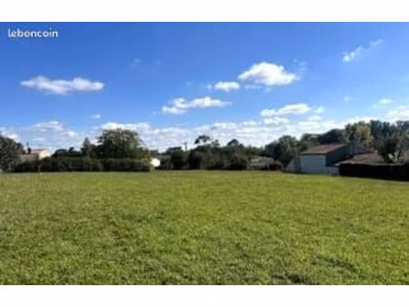 terrain constructible 1700m2 à vendre fontenay-le-comte 85200