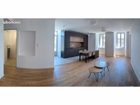 location t3 meublé (70m²) de style  refait à neuf  2 places de parking et jardin