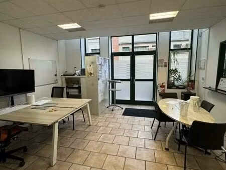 bureaux 141 m²