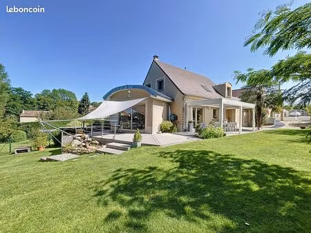 maison contemporaine avec studio – 180 m² – terrain 1 225 m² – environnement privilégié à 