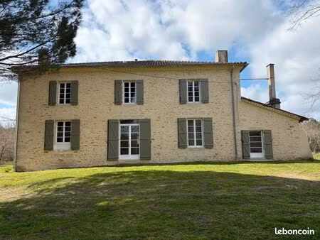 maison en pierre de 320 m2