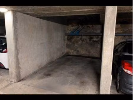 parking couvert sécurisé – quai vauban  perpignan (à 1 min à pied du palais de justice)