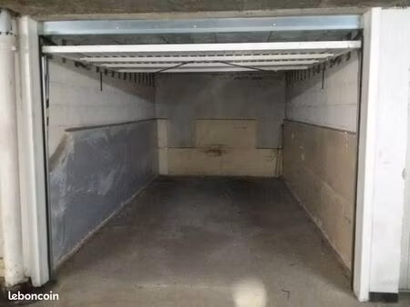 box acces securise nord-est melun (voiture ou moto)