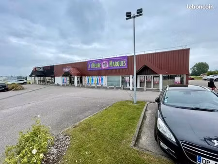 local commercial 378 m²