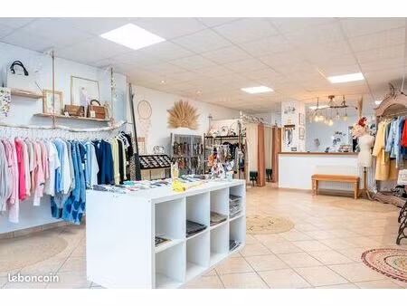 fond de commerce/ accès au bail boutique 90m2- emplacement n°1