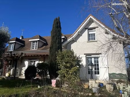 propriété 8 pièces 184 m²