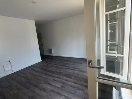 appartement t2 r+1 non meublé 45.35 m²