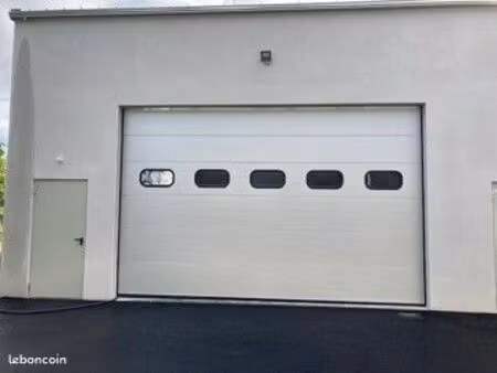 box 80m2 sécurisé 24h/24 andernos les bains