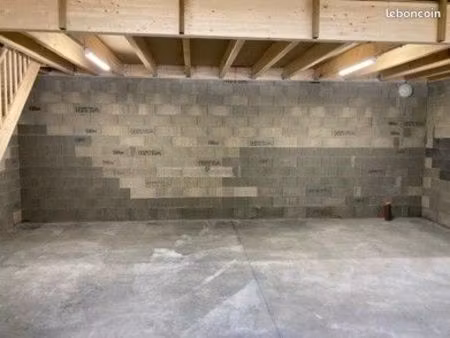 box  parking  local  stockage  garde meuble 80m2 sécurisé  accessible 24h/24 andernos les 