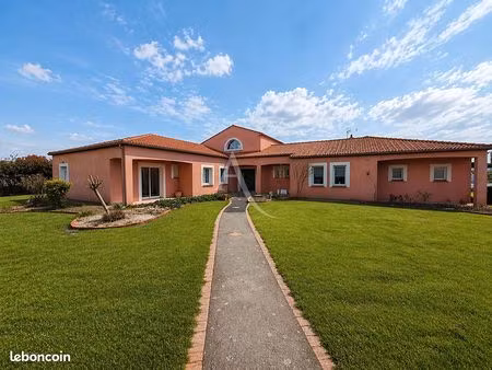 villa 14 pièces 315 m²