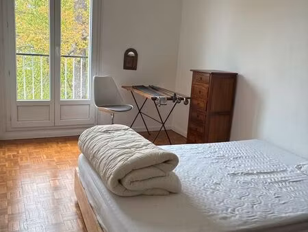 location chambre dans bel appartement