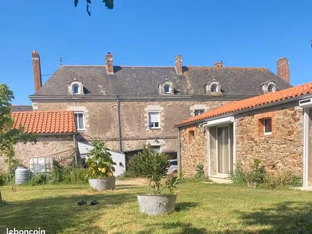 propriété historique en cœur de bourg – ensemble immobilier avec gîte indépendant