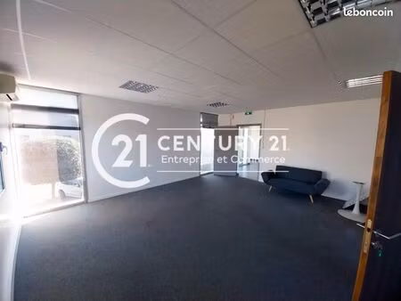 bureau 261 m²