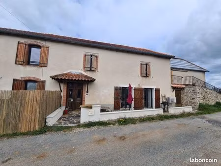 t4 90m2 à louer serenac