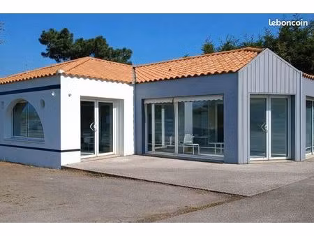 local commercial - habitation possible