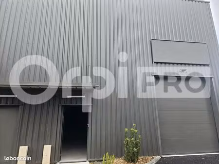 local d'activité 94 m²