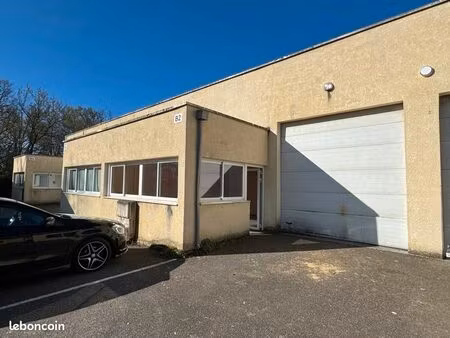 local commercial 135 m²