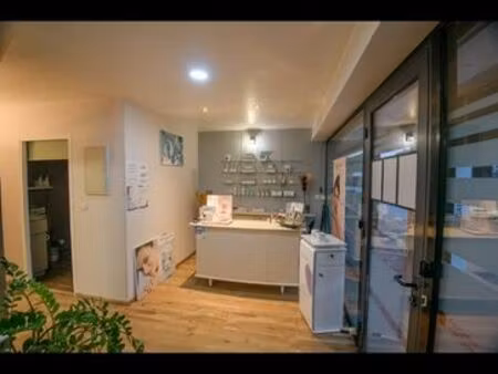 vends local commercial 45m