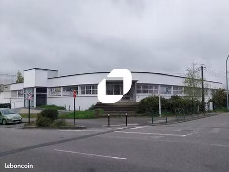 local commercial 970 m²