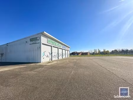 local commercial 150 m²