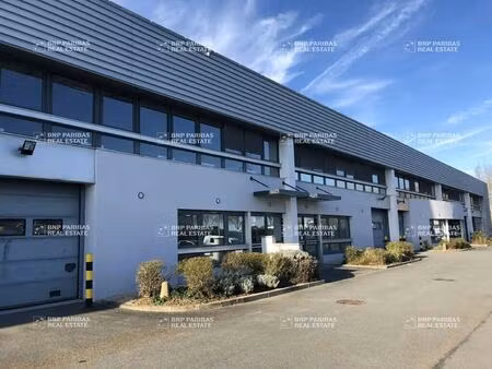 location local d’activités trappes 78190 527m²