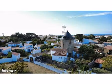 moulin (1765) complété par une maison de rêve avec vue sur mer (1994)
