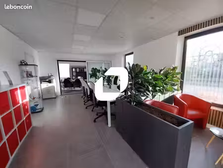 bureau 107 m²