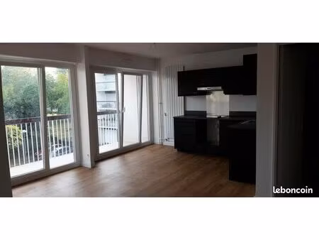 a louer t2 lumineux 42m2+10m2 terrasse quartier parc de la mairie