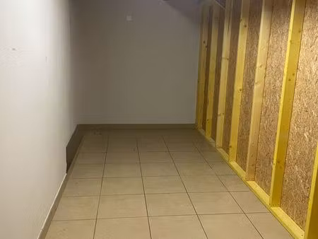 box à louer la roche sur yon - 8m2 - stockage - garde meubles