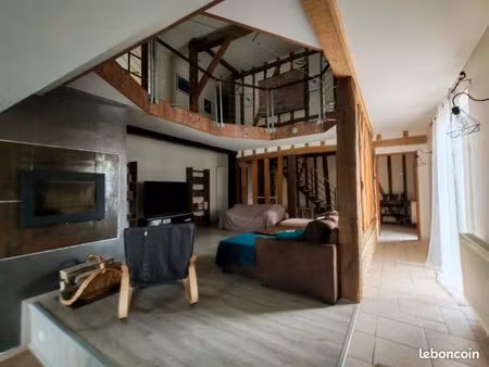 maison 7 pièces 258 m²