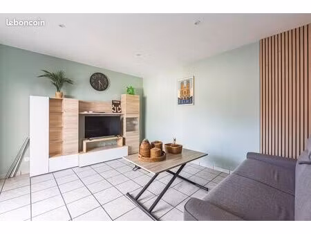 studio 1 pièce 28 m²