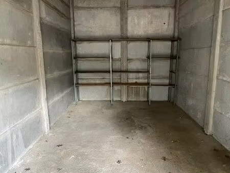 garage très sécurisé avec électricité