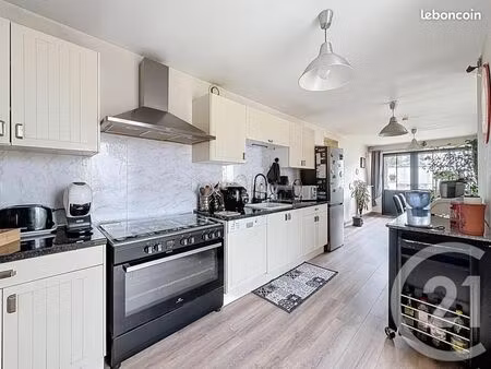 maison 8 pièces 131 m²