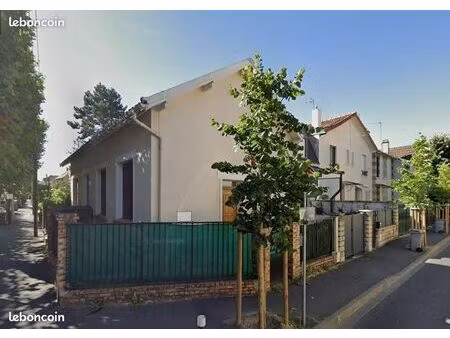 charmante maison - centre ville - non meublee